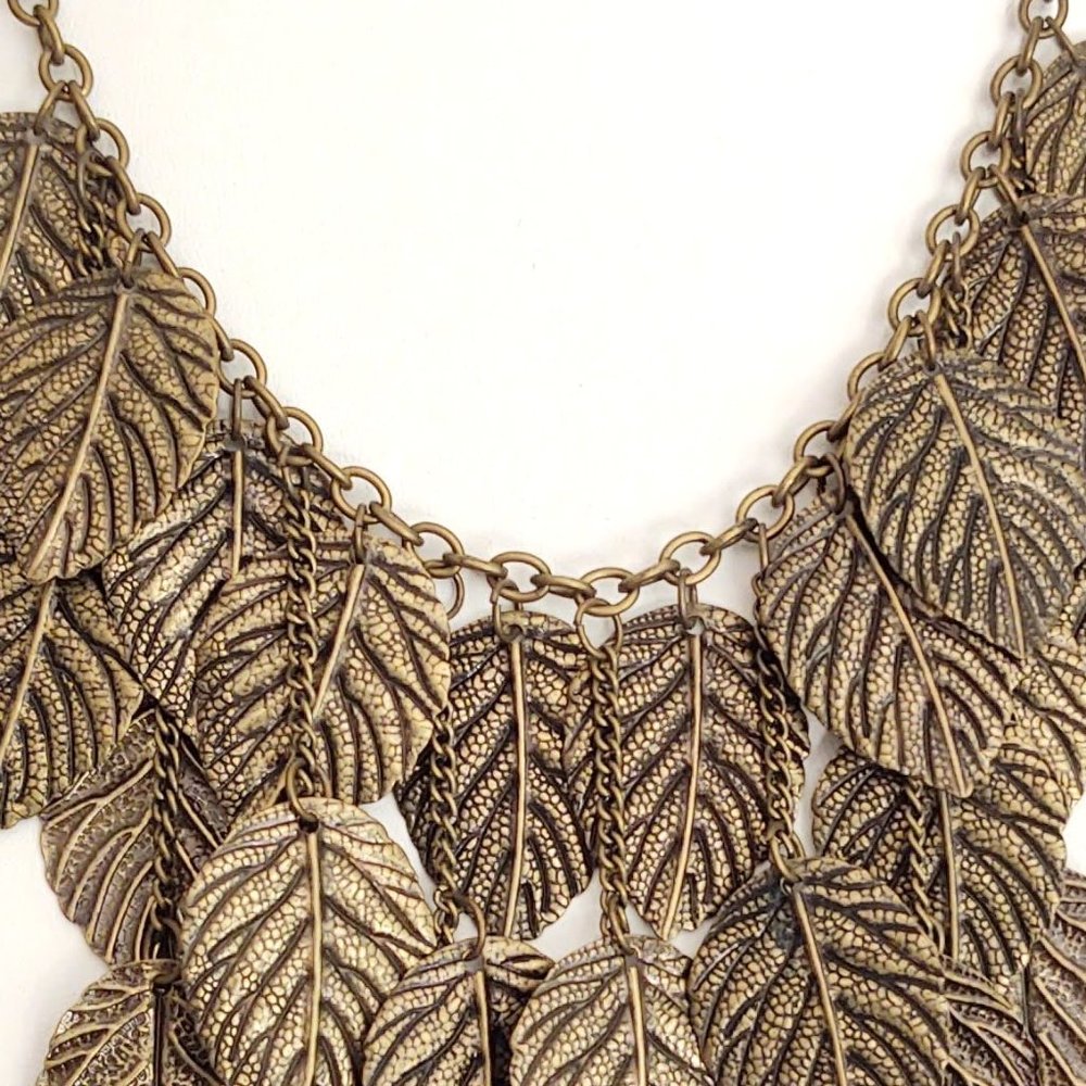 Dramatic metal hanging layered leaf necklace - Picture 3 of 7
